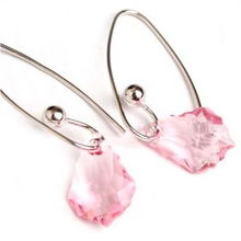 錦成水晶系列 粉色俏皮耳墜，點(diǎn)亮靈動(dòng)少女心