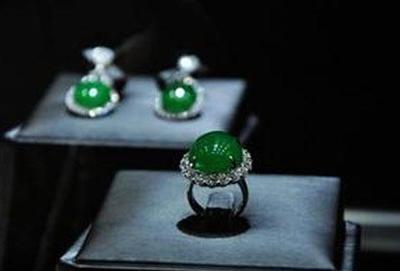 璀璨盛事 第十四屆呼和浩特珠寶玉石首飾展盛大開幕，時(shí)尚與美妝共舞